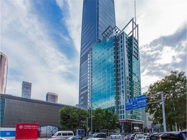 义乌双平台双工位点胶机器人是什么